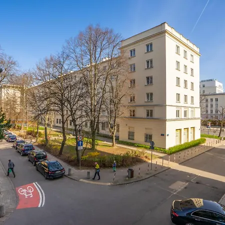Metro Raclawicka Red Apartment Warsaw