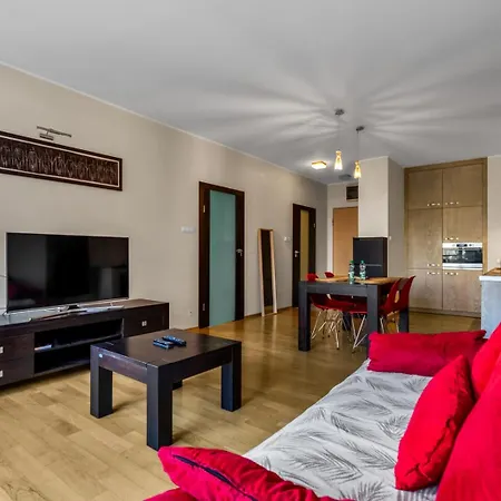 Metro Raclawicka Red Apartment Warsaw